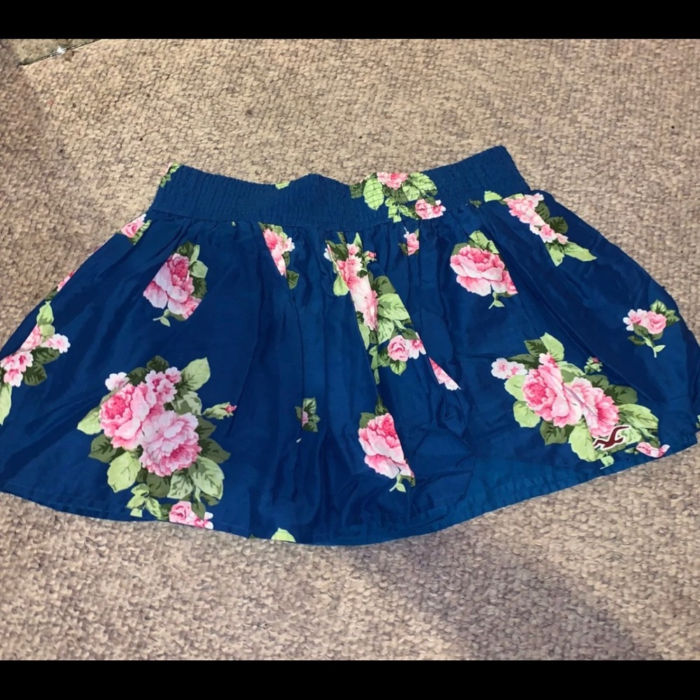HOLLISTER FLORAL SKIRT